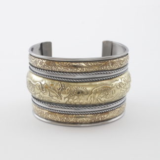 Embossed flower pattern brass bangle